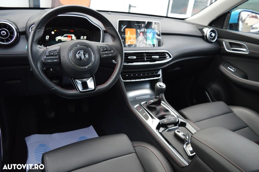 MG HS 1.5 T-GDi 6MT Explore - 12