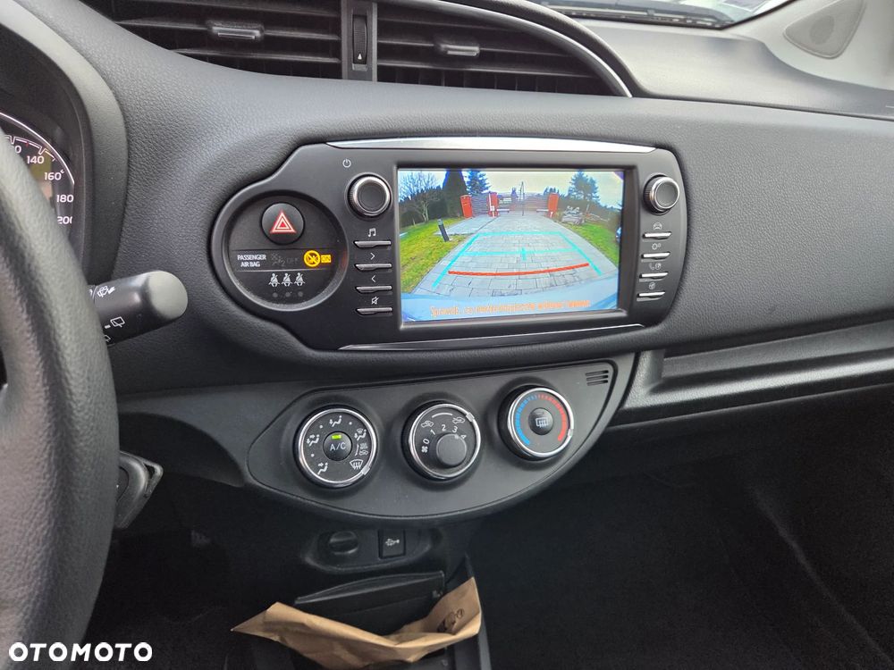Toyota Yaris - 16