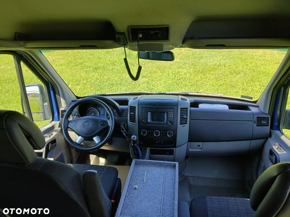 Mercedes-Benz Sprinter - 12