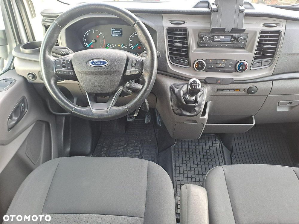 Ford Transit - 12
