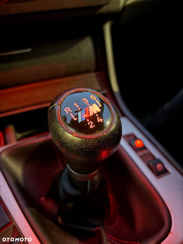 BMW Seria 3 325i Edition Sport - 16