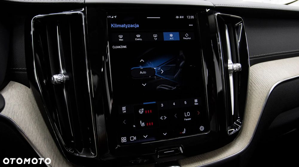 Volvo XC 60 B4 B Plus Bright - 26