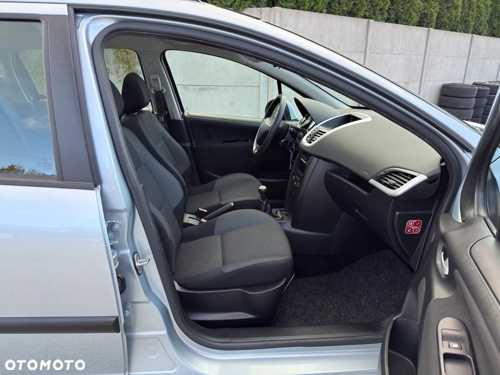 Peugeot 207 - 21
