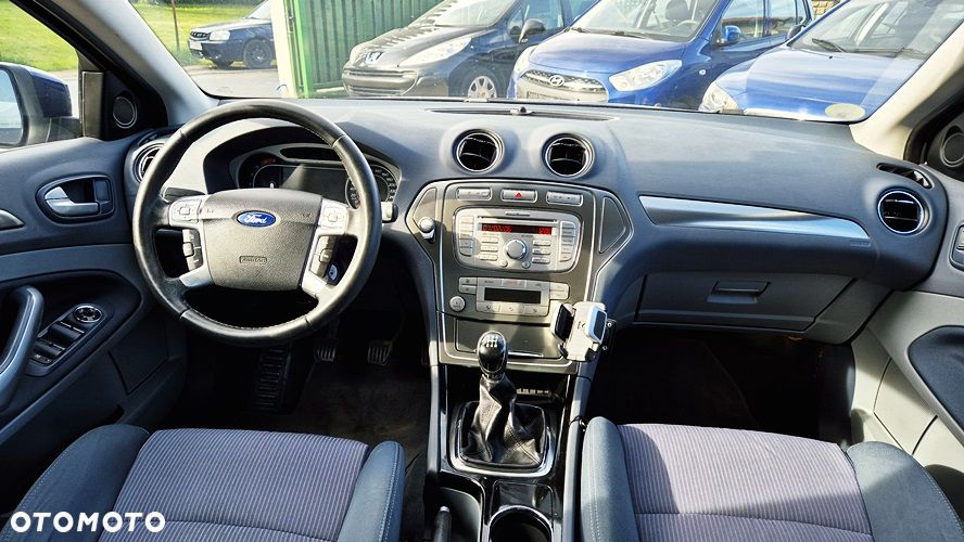 Ford Mondeo 2.0 Ghia X100 / X - 38