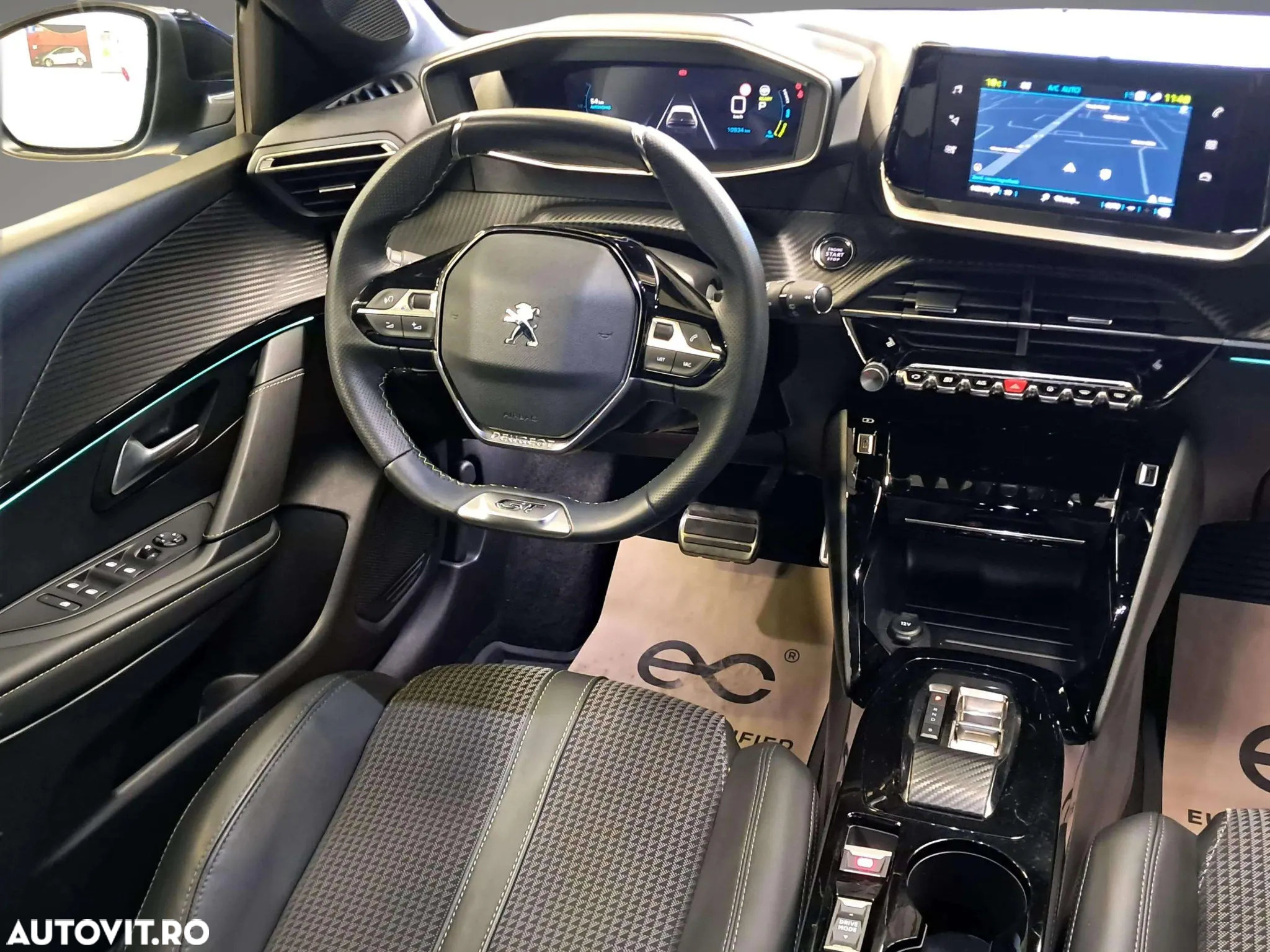 Peugeot 208 e-208 GT - 10