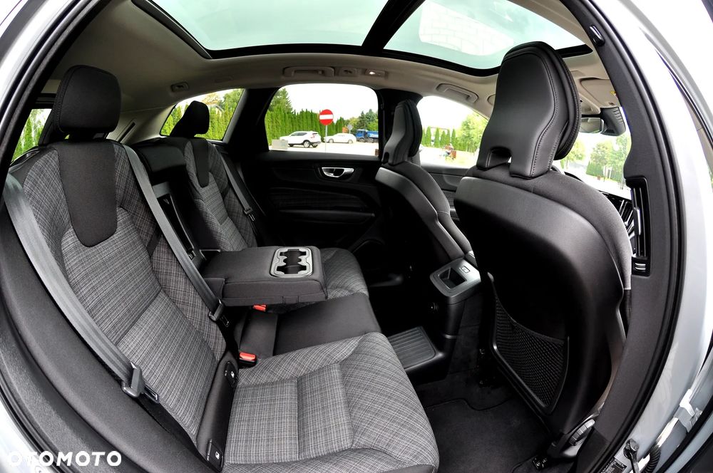 Volvo XC 60 T6 Plug-In Hybrid AWD Core - 27