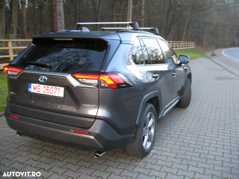 Toyota RAV4 - 4