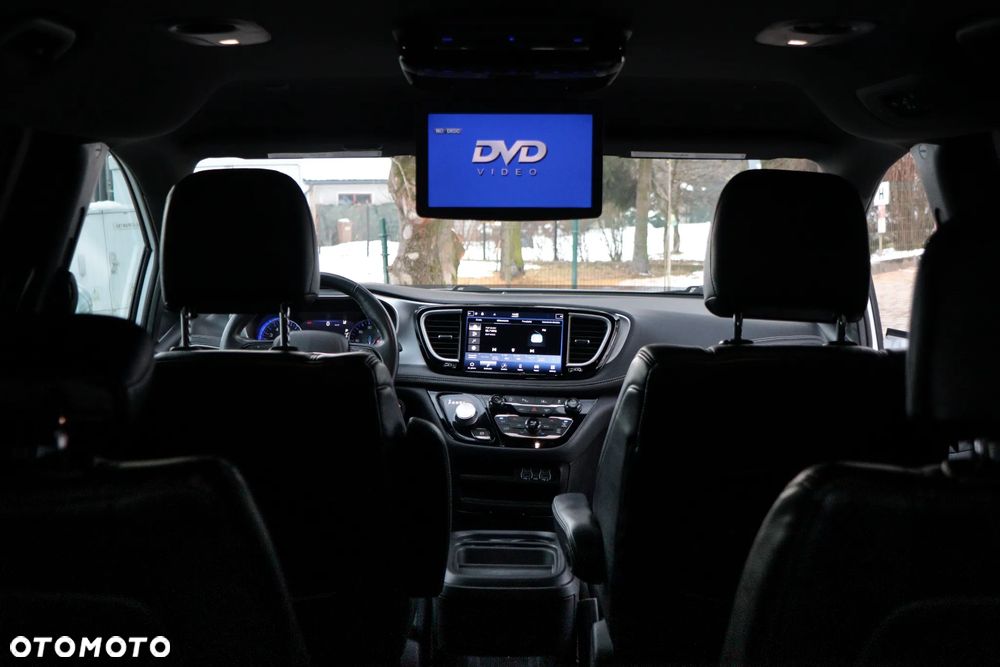 Chrysler Pacifica - 21