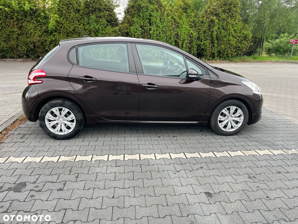 Peugeot 208 95 VTI Allure - 9