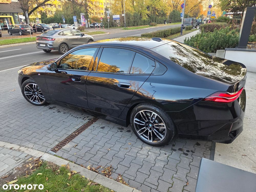 BMW Seria 5 520d xDrive mHEV M Sport - 18