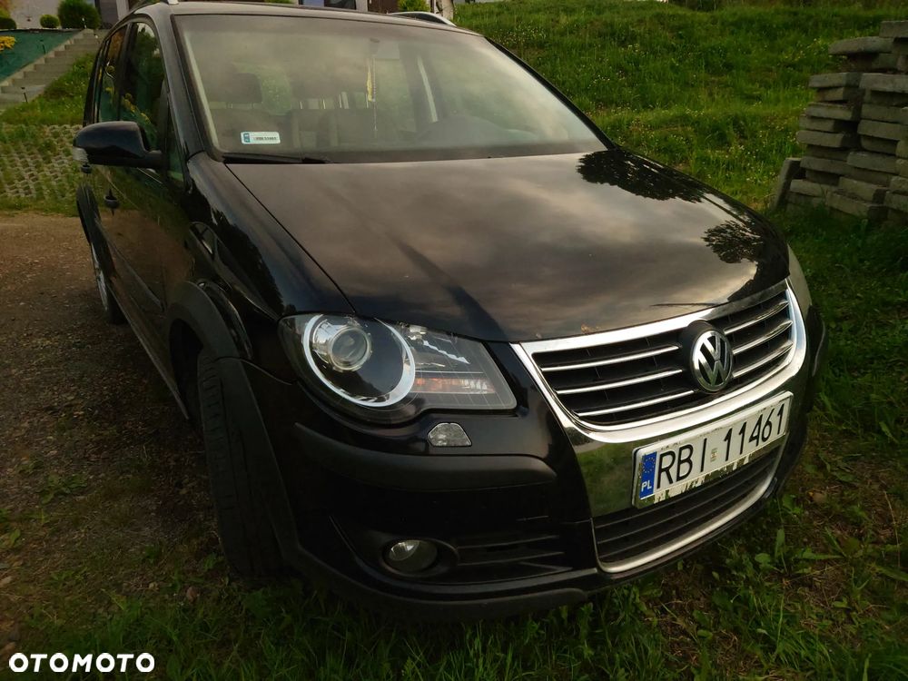 Volkswagen Touran 1.9 TDI DPF Cross DSG - 1