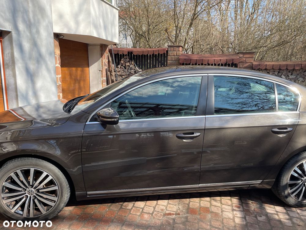 Volkswagen Passat 2.0 TDI Comfortline DSG - 11