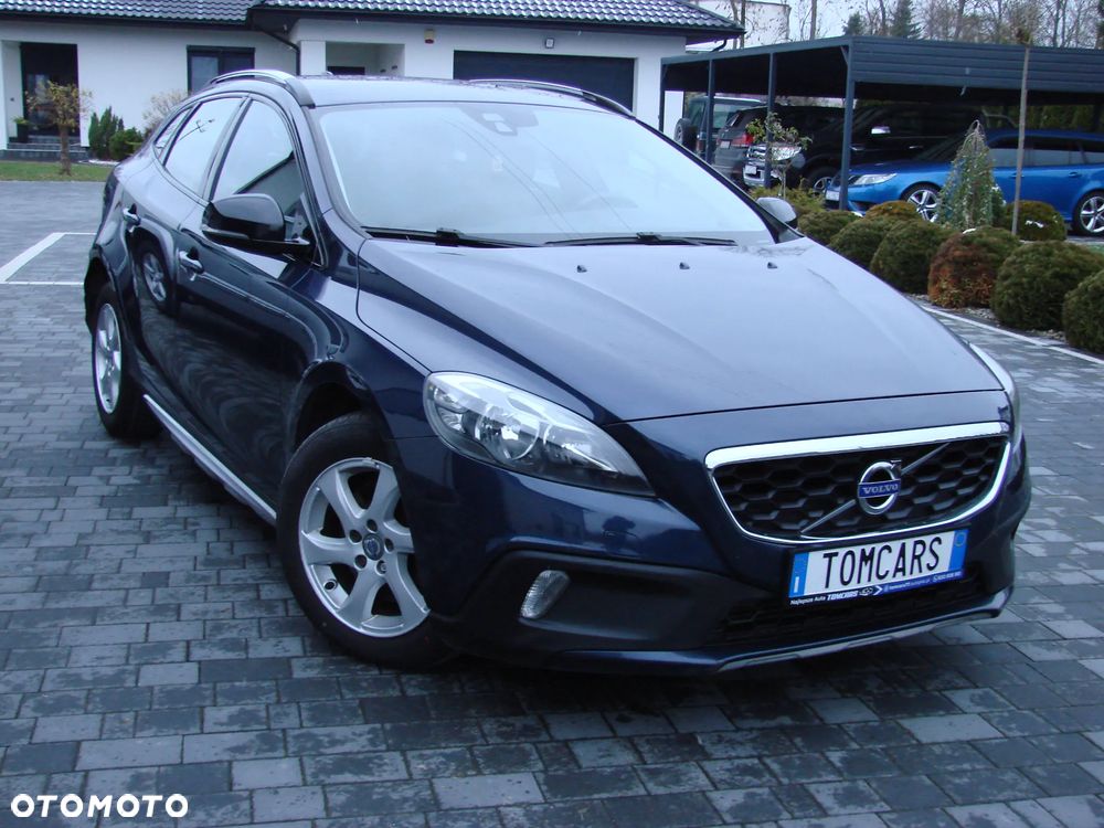 Volvo V40 Cross Country - 9