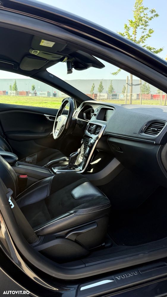Volvo V40 D3 Aut. R-Design - 12
