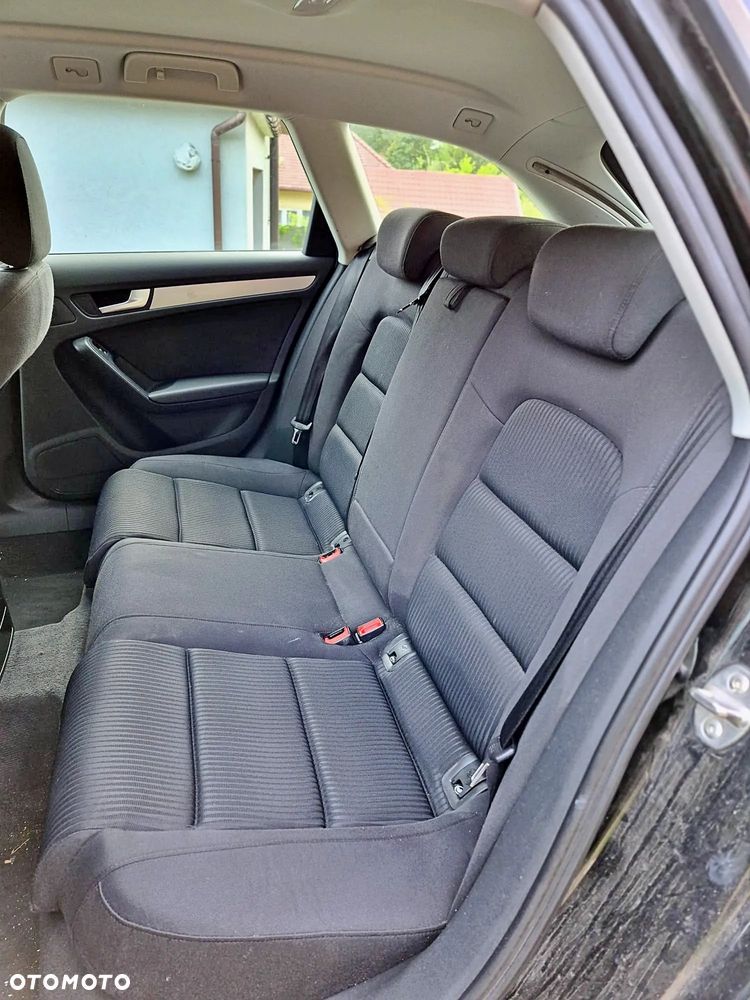 Audi A4 Avant 2.0 TDI DPF Ambiente - 4