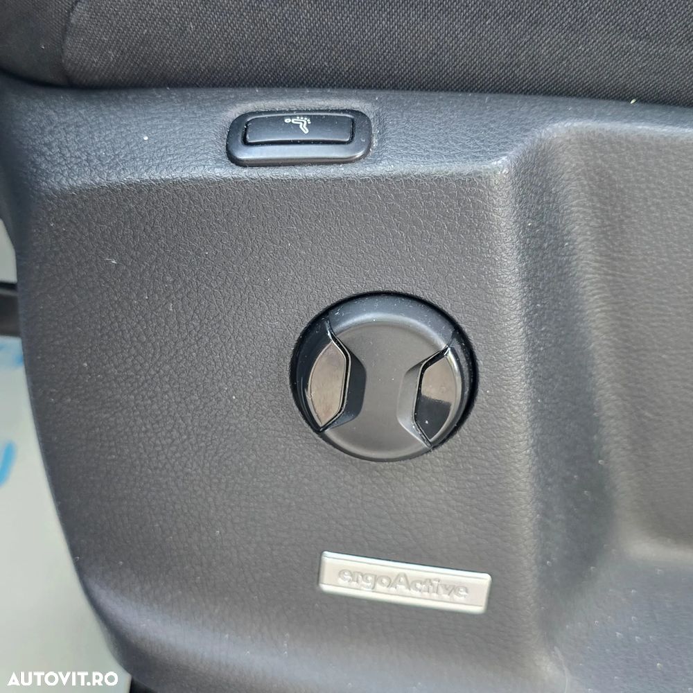Volkswagen Touran 2.0 TDI DSG Highline - 12