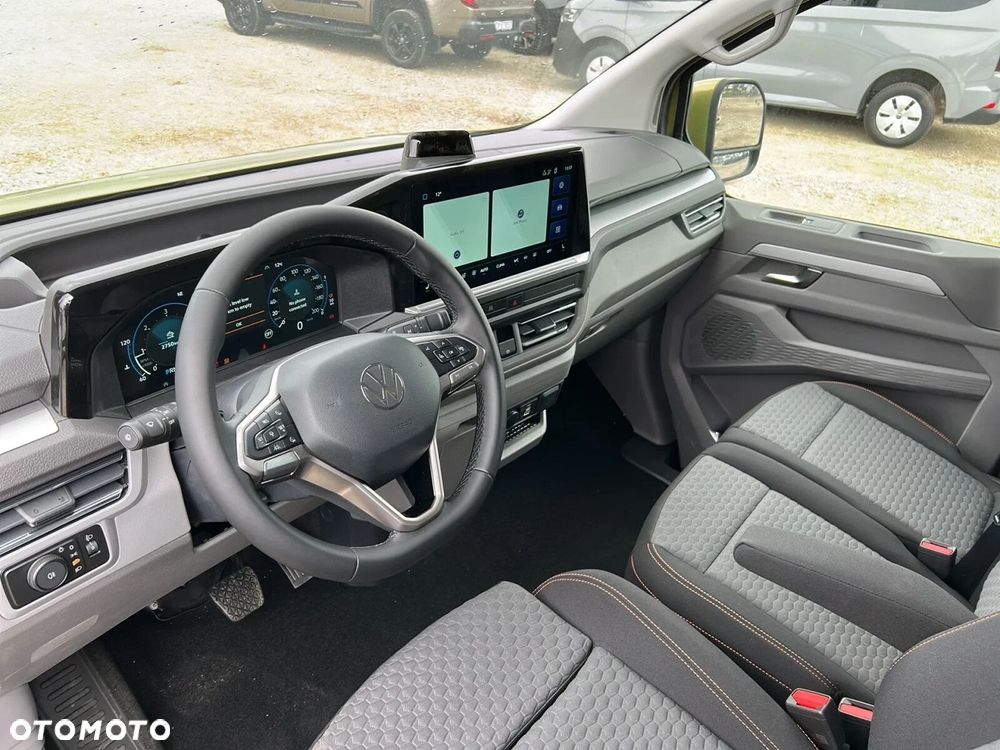Volkswagen Caravelle - 13