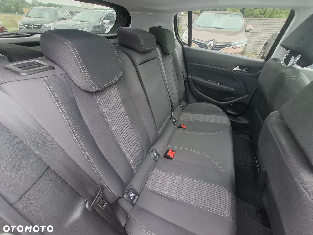 Peugeot 308 1.5 BlueHDi Allure S&S - 18