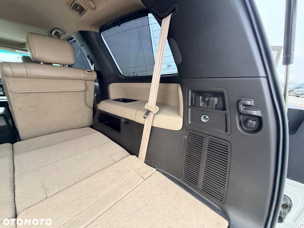 Toyota Sequoia - 12