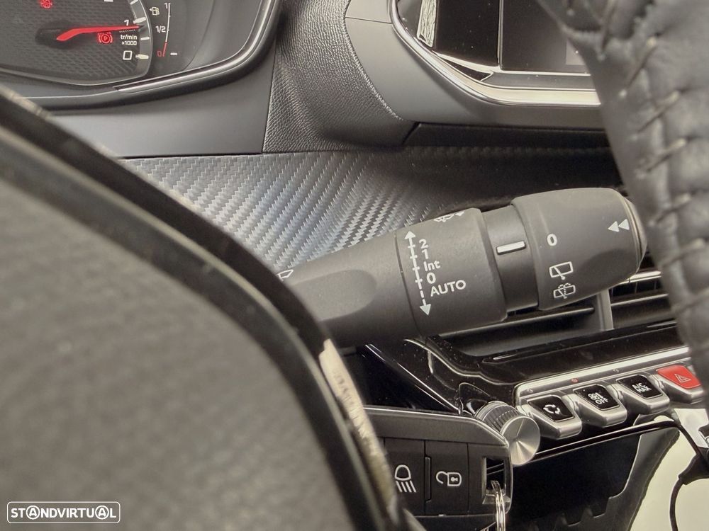 Peugeot 208 1.2 PureTech Allure - 24