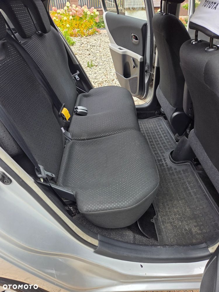 Toyota Yaris - 9