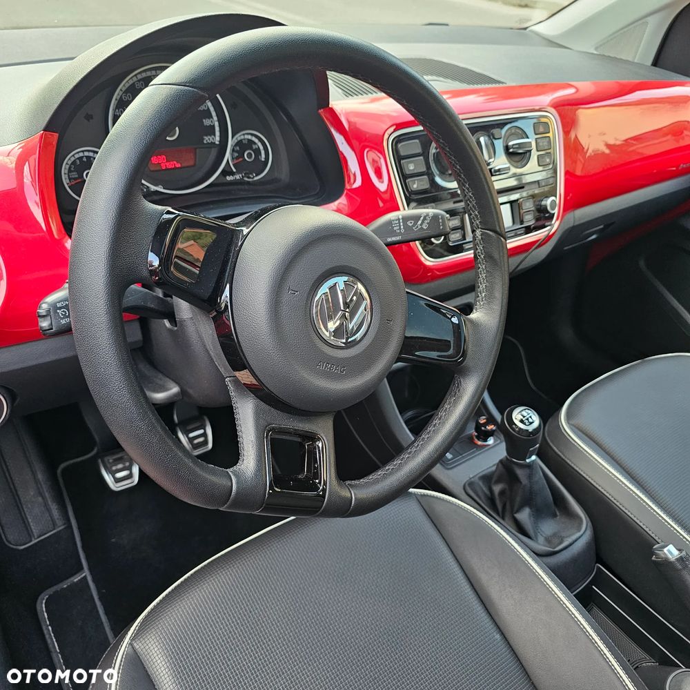 Volkswagen up! BlueMotion Technology colour fortana red - 6