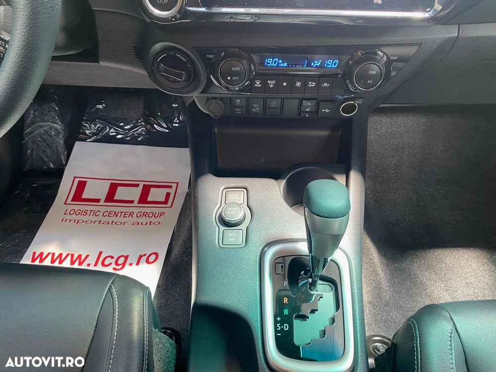 Toyota Hilux 2.8D 204CP 4x4 Double Cab AT MHEV Invincible - 16