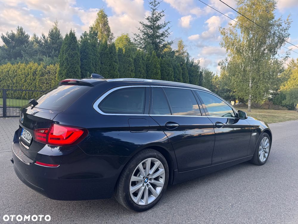 BMW Seria 5 525d xDrive Touring - 9