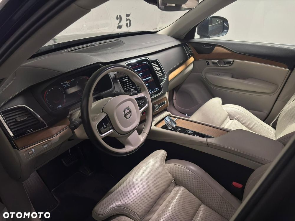 Volvo XC 90 - 10