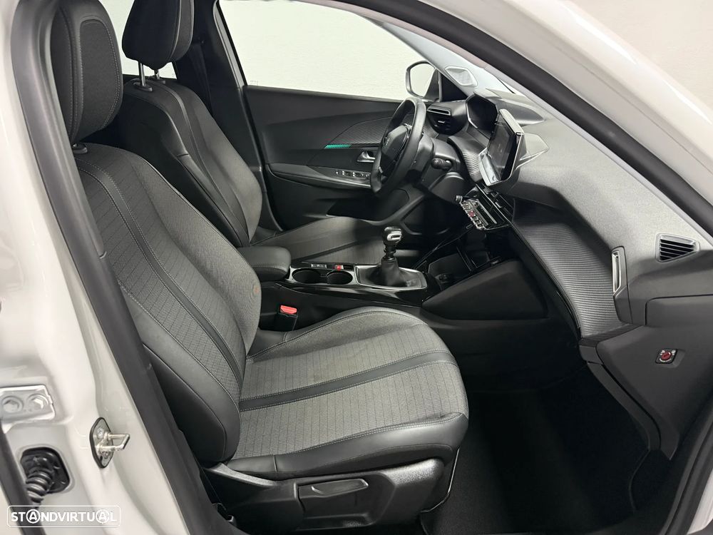 Peugeot 2008 1.2 PureTech Allure - 21