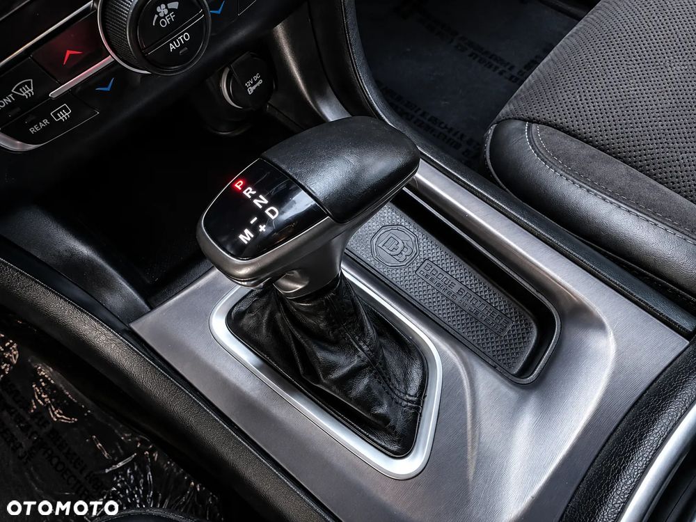 Dodge Charger 5.7 R/T - 23