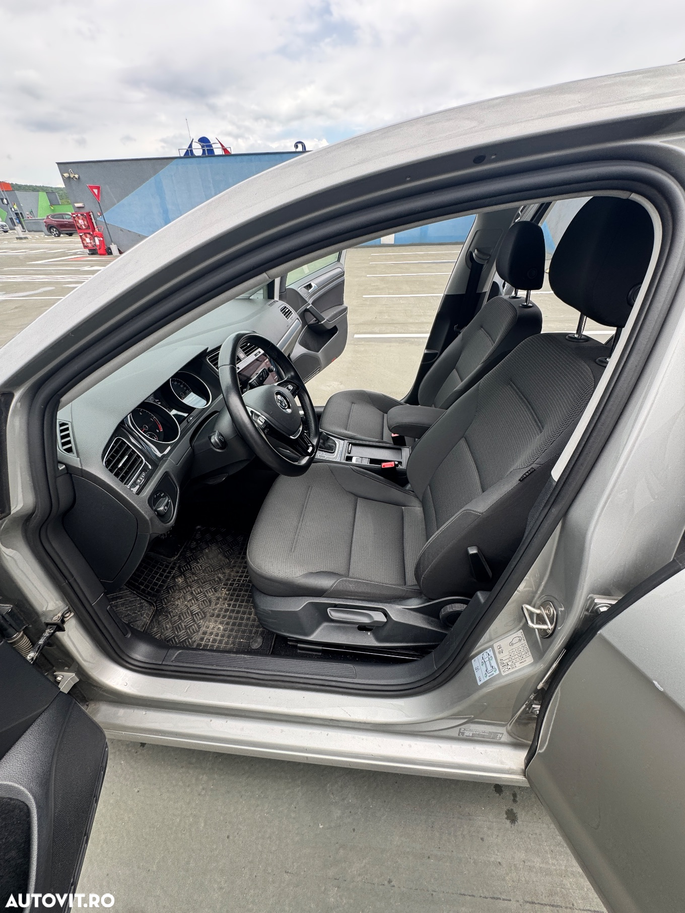Volkswagen Golf 1.6 TDI DSG Comfortline - 10