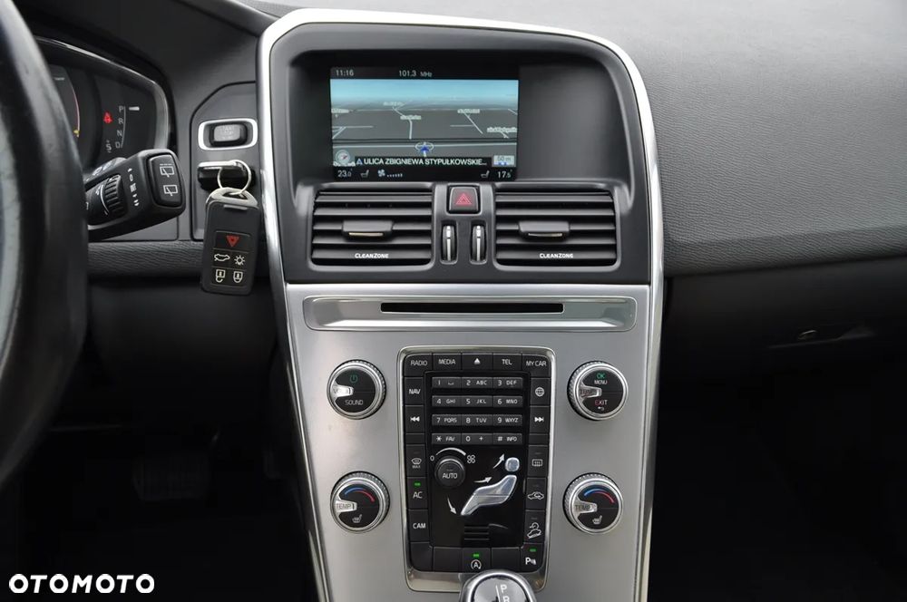 Volvo XC 60 D4 AWD Summum - 27