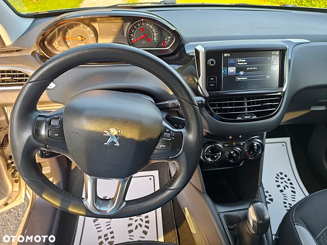 Peugeot 208 1.2 PureTech Style - 10