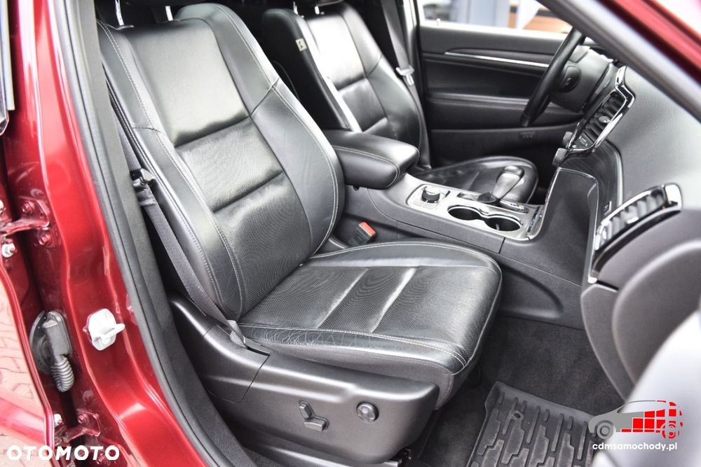 Jeep Grand Cherokee - 24