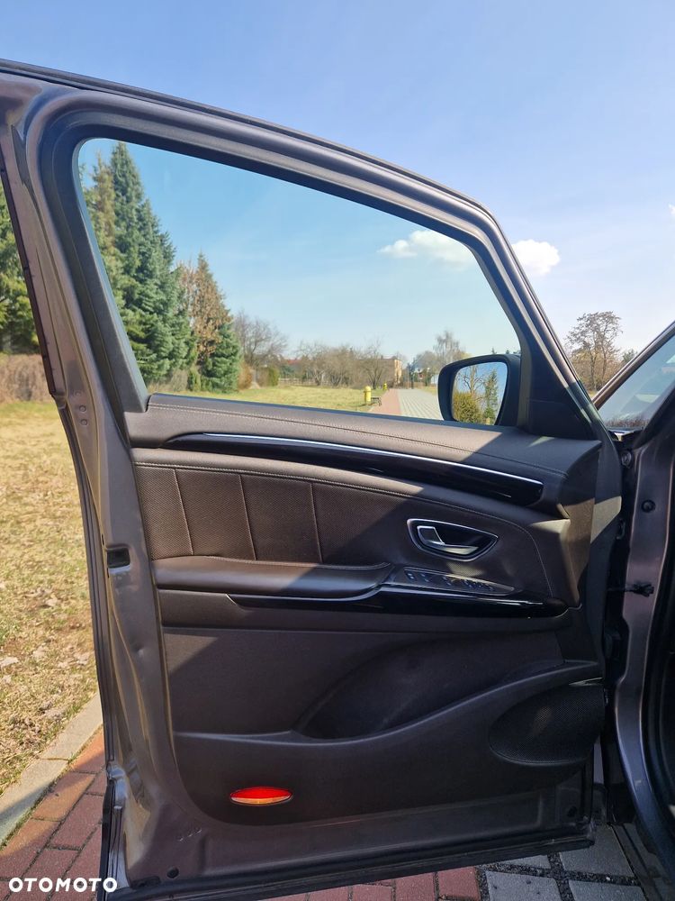 Renault Espace 1.6 dCi Energy Initiale Paris EDC 7os - 9