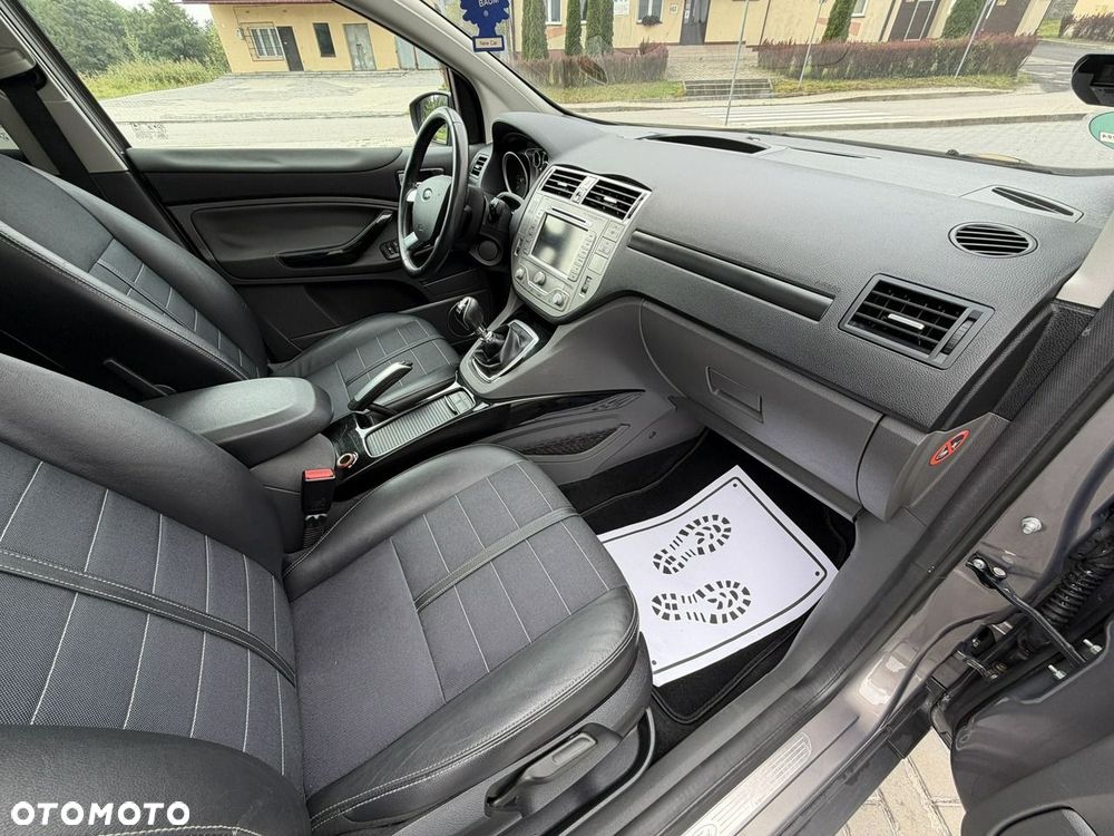 Ford Kuga - 10