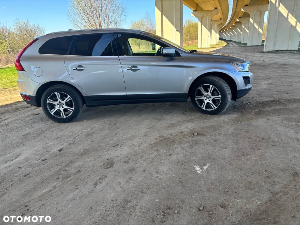 Volvo XC 60 T6 AWD Momentum - 5