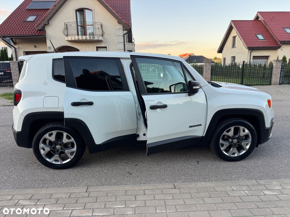 Jeep Renegade 1.6 E-TorQ Sport - 39