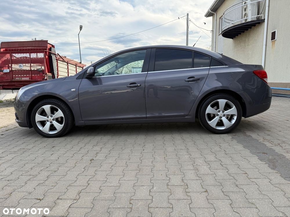 Chevrolet Cruze 1.8 LTZ - 10
