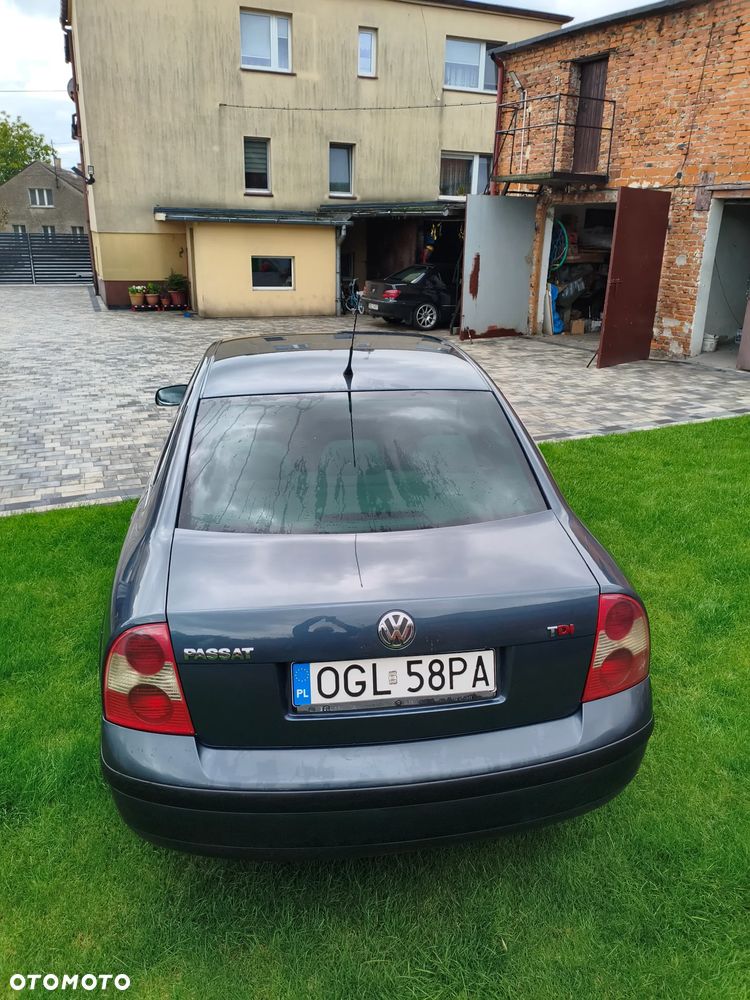Volkswagen Passat - 4