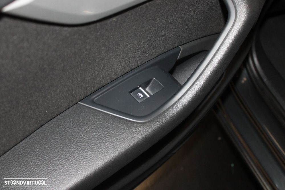 Audi A4 Avant 2.0 TDI S tronic - 30