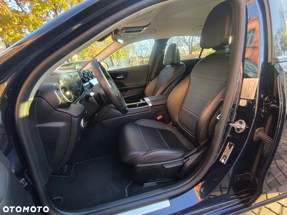 Mercedes-Benz Klasa C 180 mHEV - 16