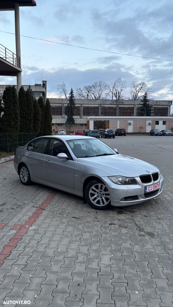 BMW Seria 3 318i - 2