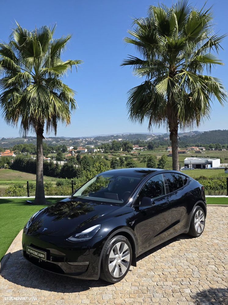 Tesla Model Y Long Range Dual Motor AWD - 3