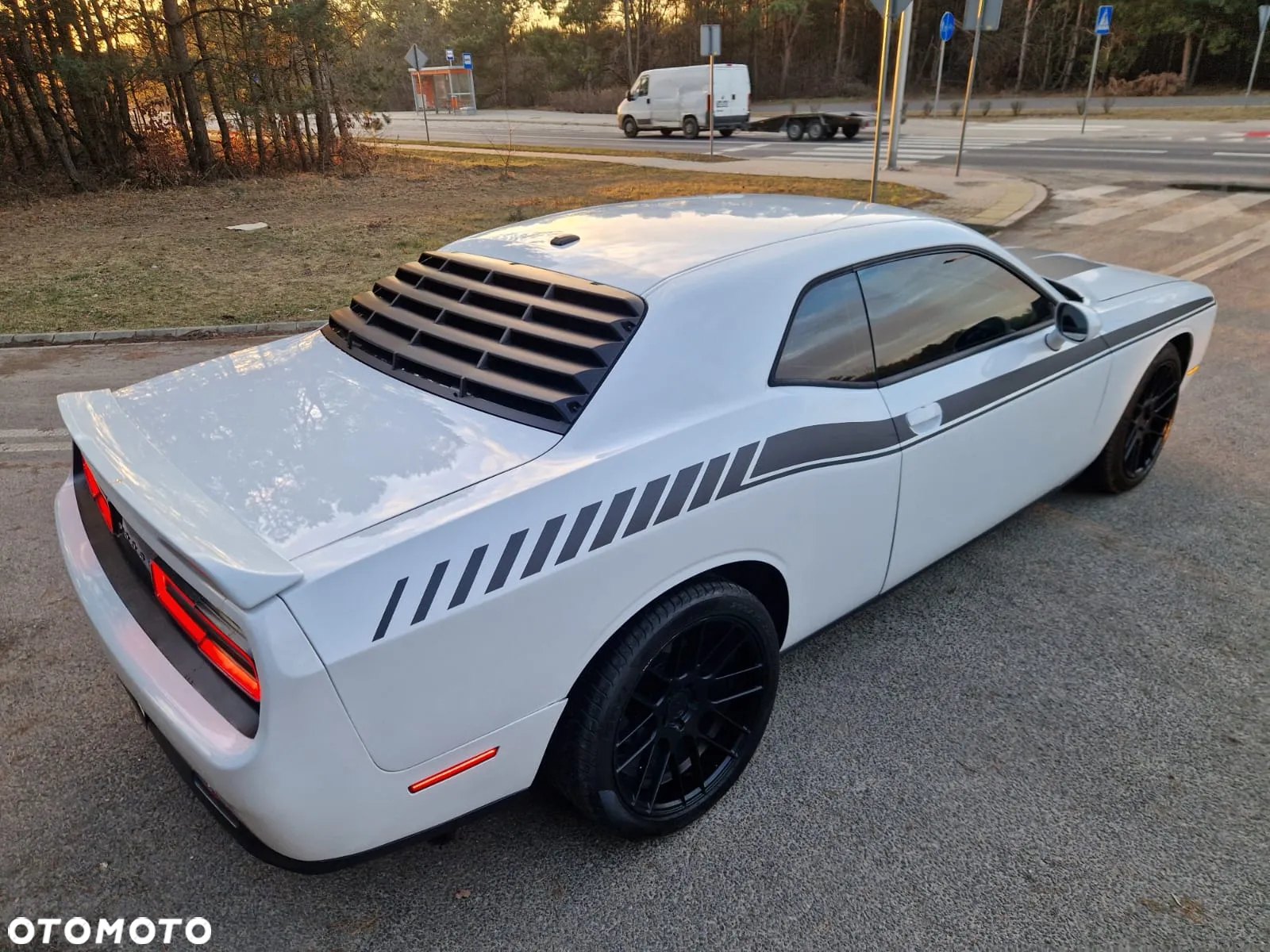 Dodge Challenger - 4