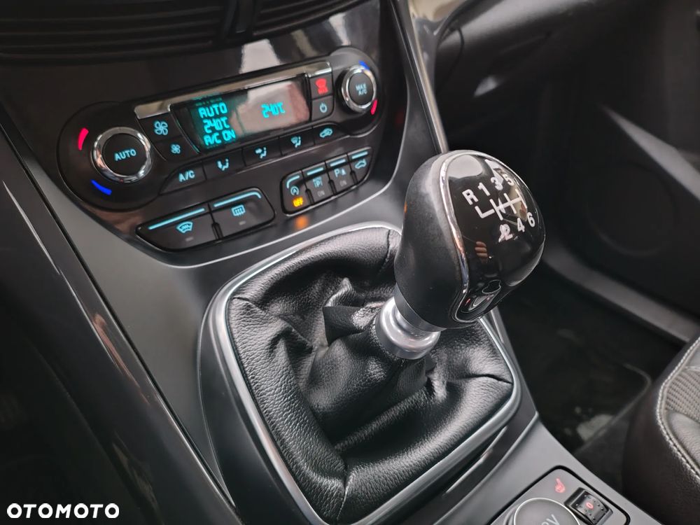 Ford Kuga 1.6 EcoBoost 2x4 Titanium - 20