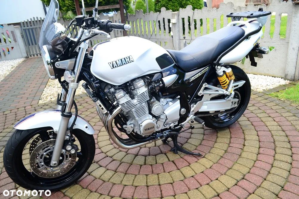 Yamaha XJR - 34