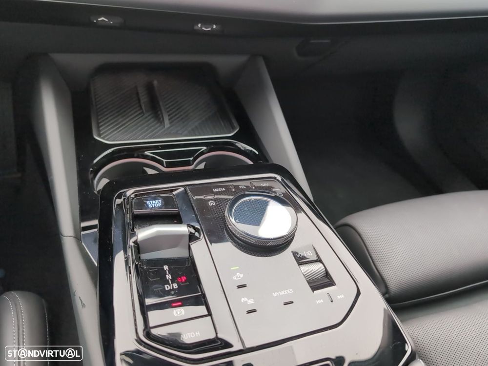 BMW i5 eDrive40 - 27