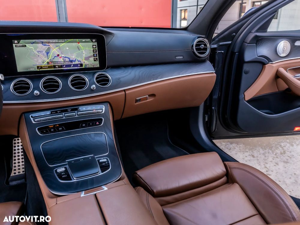 Mercedes-Benz E 300 de 4Matic 9G-TRONIC AMG Line - 18